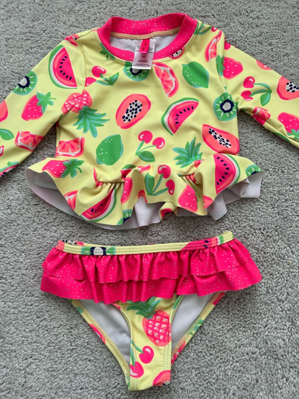 New Adorable baby girl 2 piece swimsuit set from ‘Betsy Johnson’ / 24 months - Picture 2 of 2